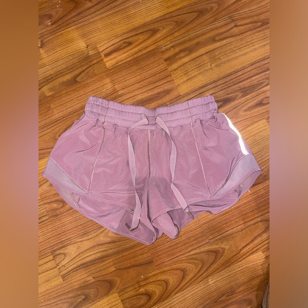 Lululemon Athletic Hotty Hot Shorts Size 6
